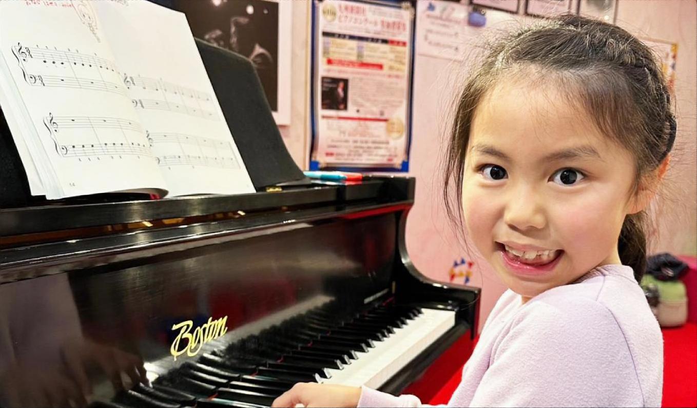 明るい笑顔いっぱいのピアノ教室
